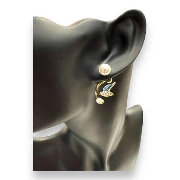 4/$25 Pearl Peekaboo Climbing Vine Earring - Picture 2 of 4
